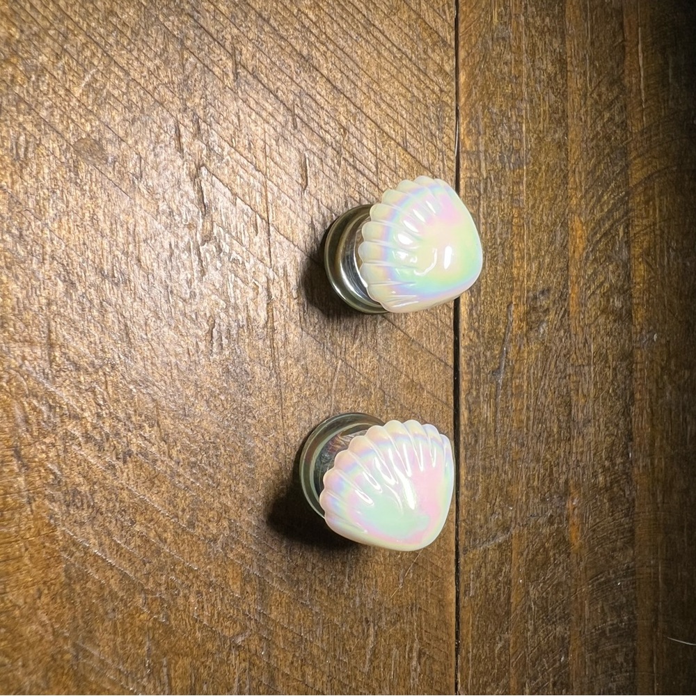 Opalescent shell gauges body jewelry